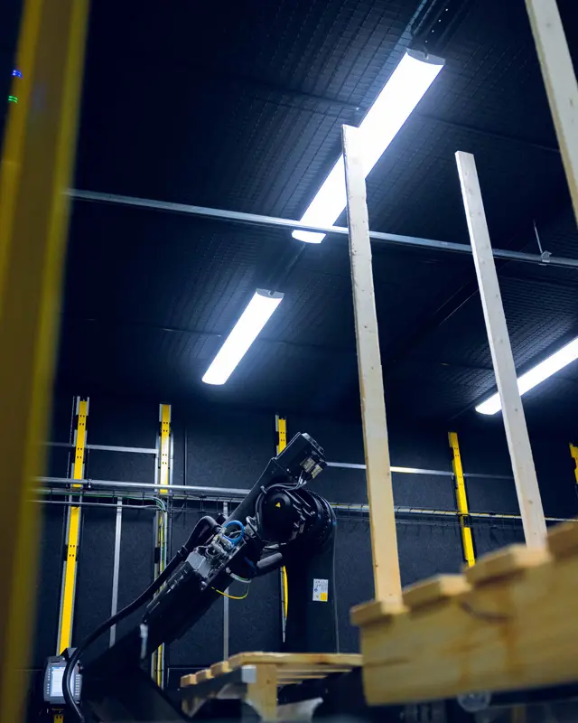 En maskin i en produktionshall